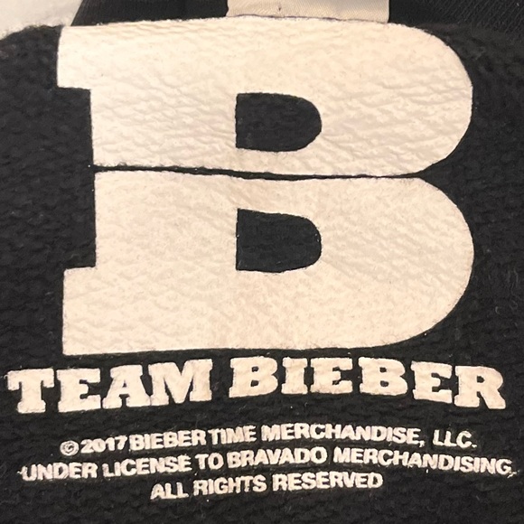 Justin Bieber Official Stadium Tour Pullover Hoodie Adult Size: M - Picture 5 of 6